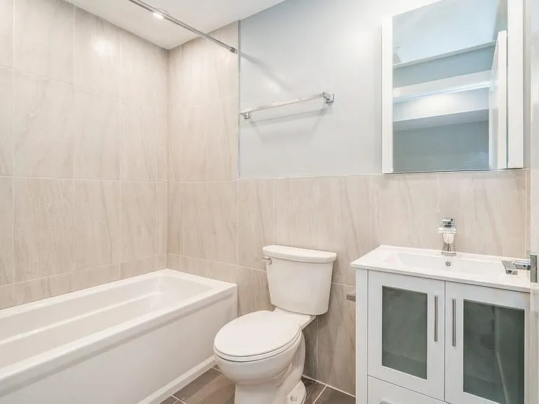 111 Collard St #2 — Photo 7