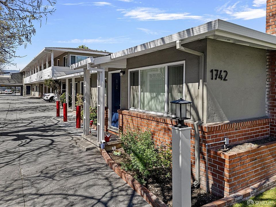 1st image of 1742 Kentfield Ave