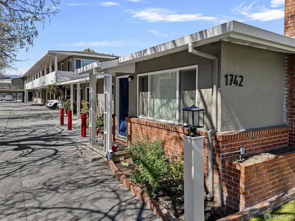 1742 Kentfield Ave, Redwood City, CA 94061