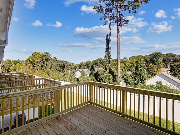 Photo representation of the Harmony plan. Colors, finishes and options will vary.