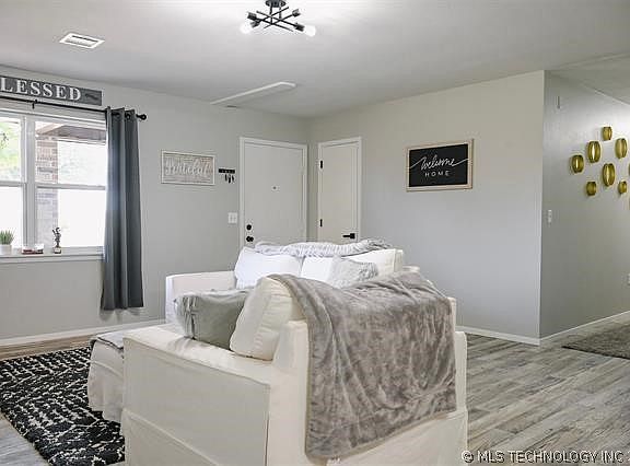 4th image of 1146 N 4270th Rd