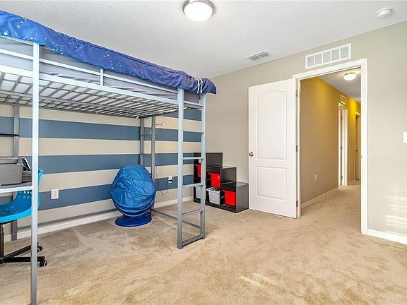 5th image of 280 Primrose Dr