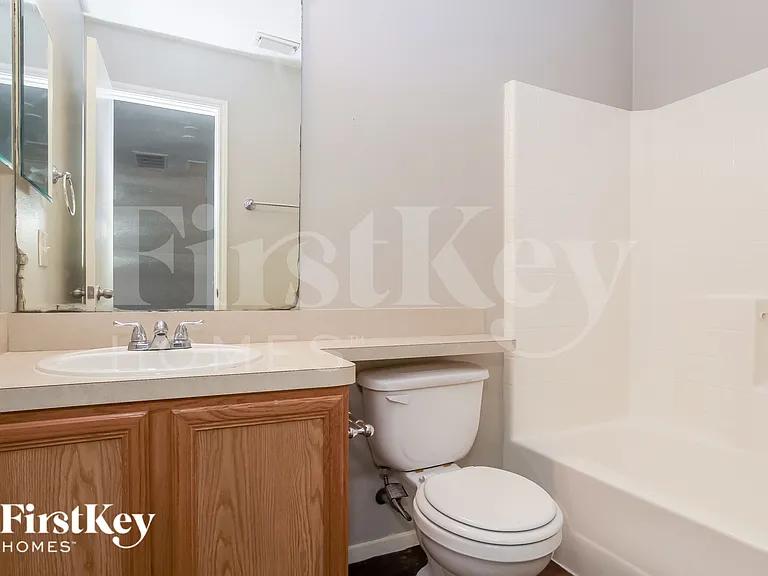 3122 Becker Glen St — Photo 16