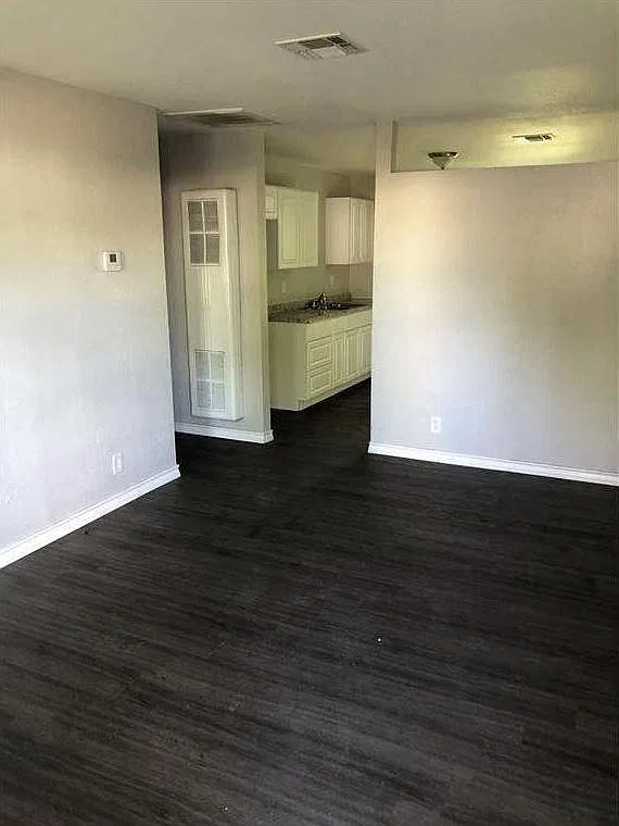 3 bed, 1.0 bath, 943 sqft, $1,395 — Photo 2