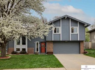 15442 Allan Dr, Omaha, NE 68137