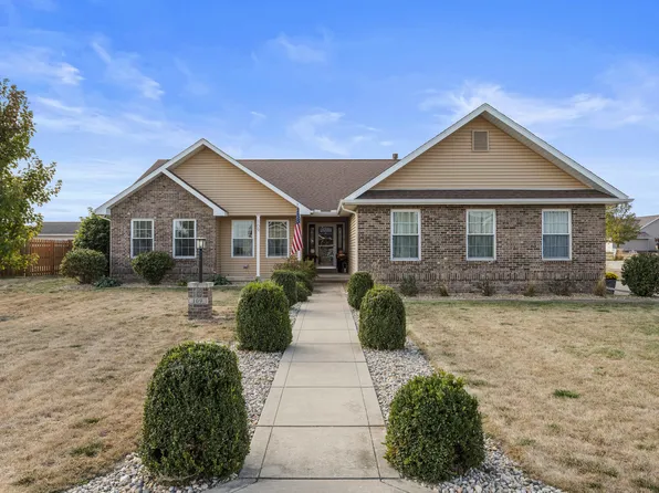 109 N Heritage Dr, Fisher, IL 61843