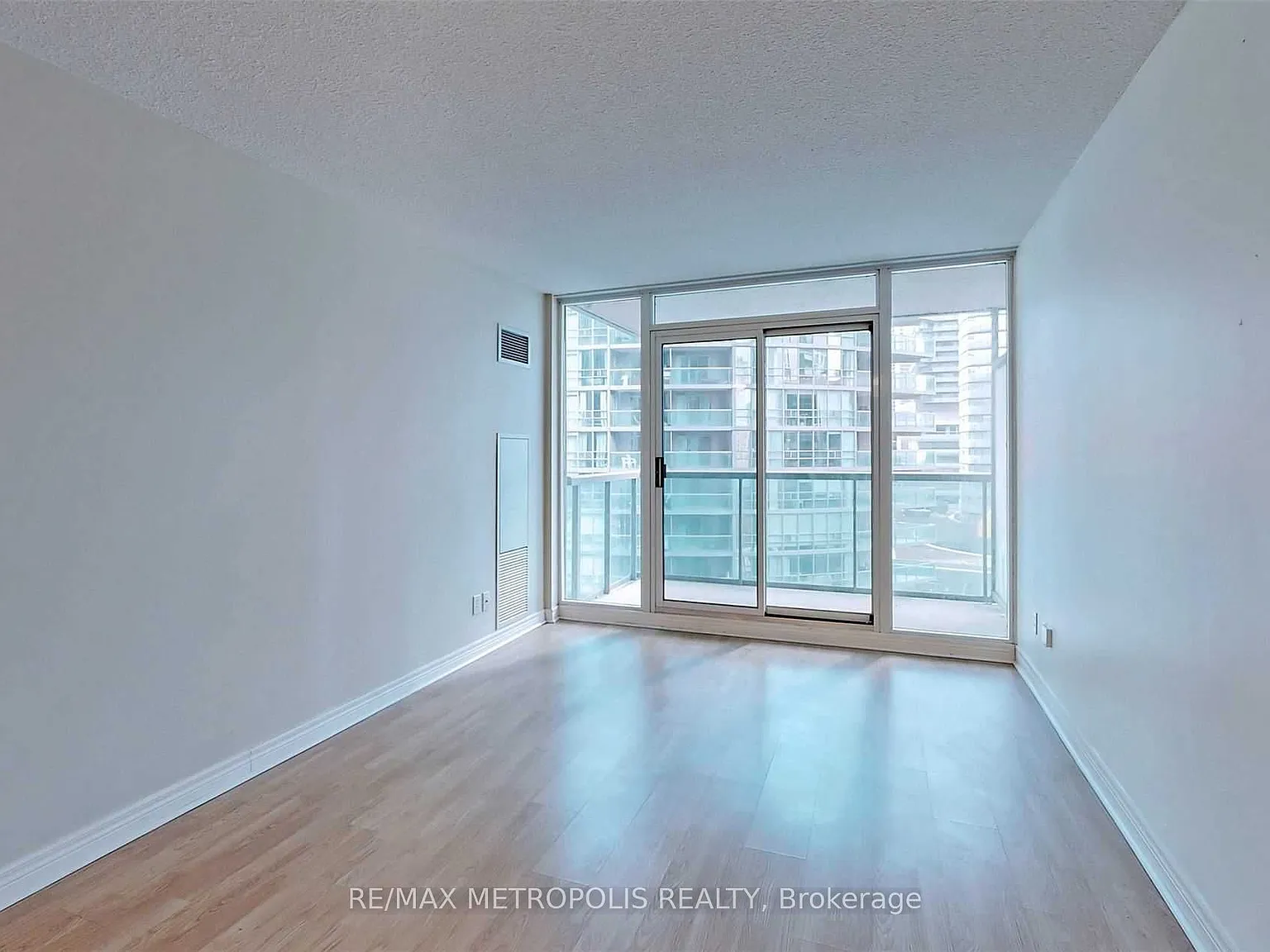 1 bed, $2,300 — Photo 3