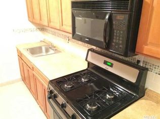 6062 69th Pl, Maspeth, NY 11378