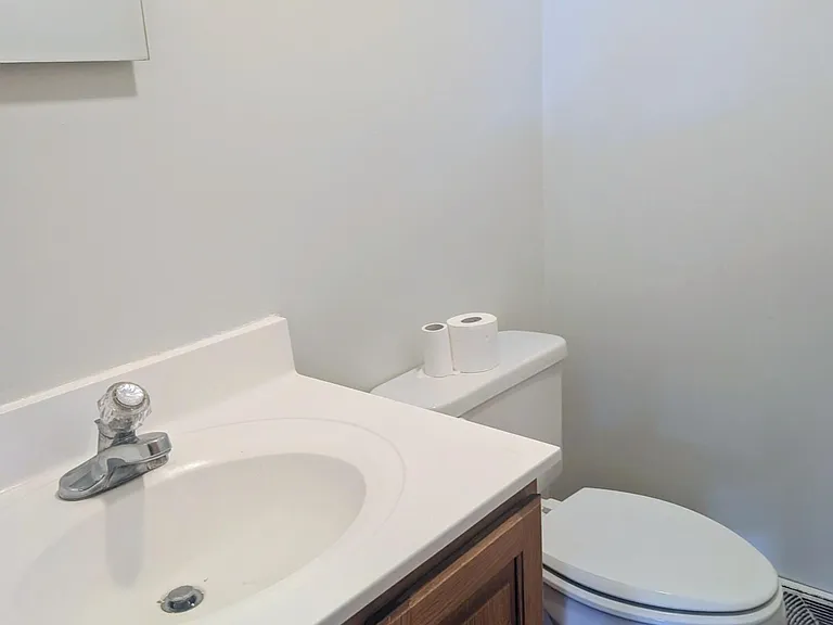 1011 N Old Trl — Photo 7