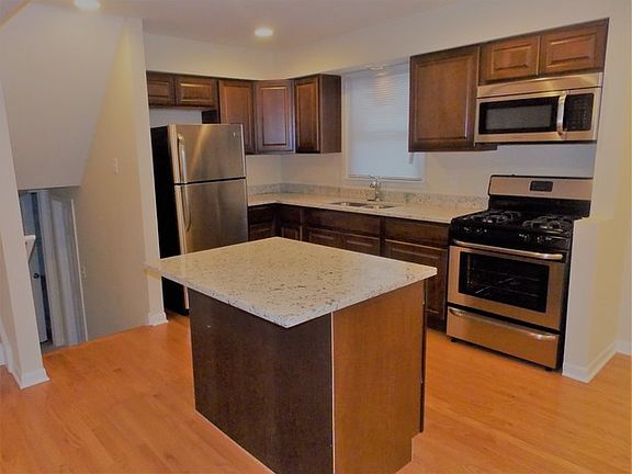3rd image of 14420 Sanderson Ave