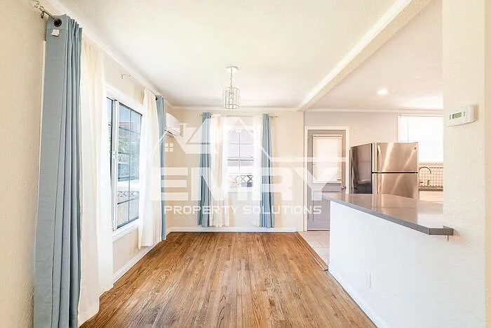 3 bed, 1.0 bath, $3,199 — Photo 2