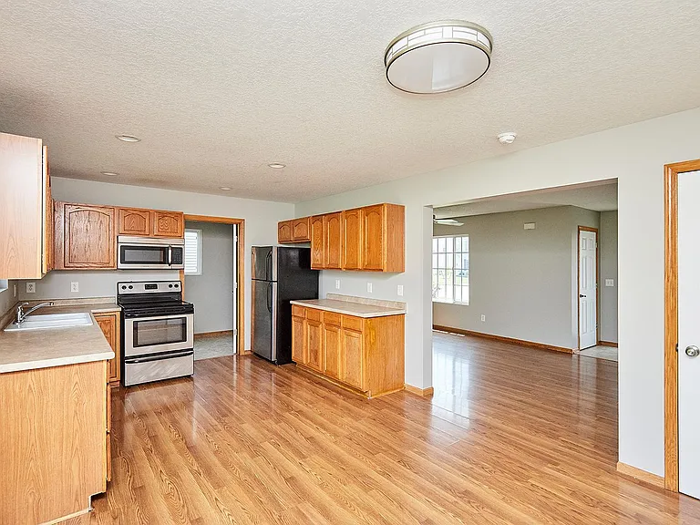 615 SE Prairie Park Ln — Photo 7