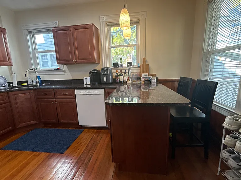 69 Wendell St #1R — Photo 7
