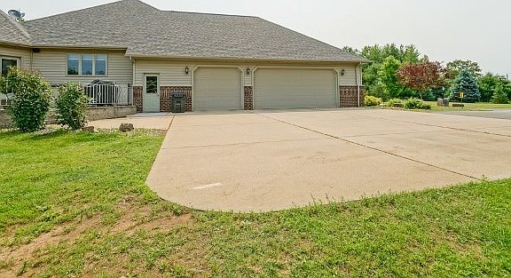 3rd image of 150520 Swallow Ln