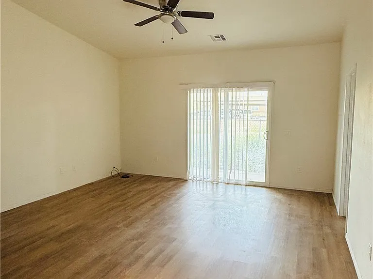 2021 E Ambush St #4 — Photo 2