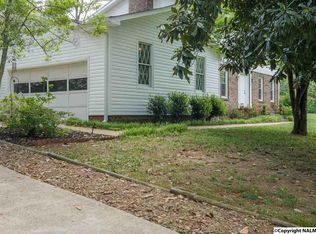 824 Meadowbrook Dr, Scottsboro, AL 35768