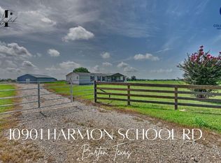 10901 Harmon School Rd, Burton, TX 77835