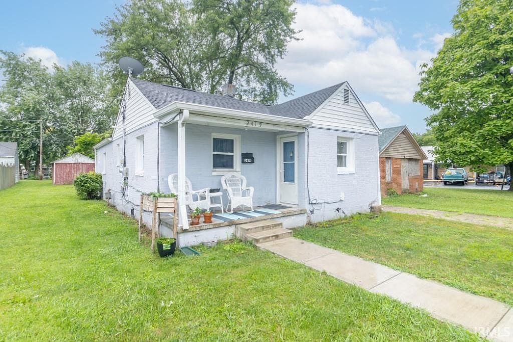 yuchan*・ 2419 Orange St, Portage, IN 46368 | MLS #826178 | Zillow