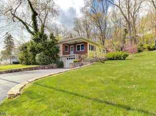 1822 Long Hill Rd, Millington, NJ 07946