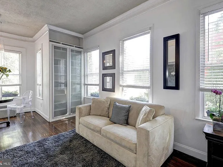 1822 15th St NW #101 — Photo 2