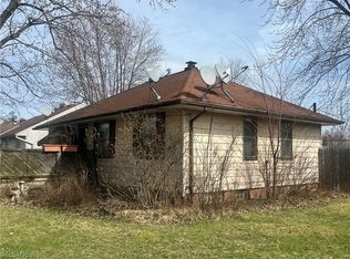 10631 Bellaire Rd, Cleveland, OH 44111