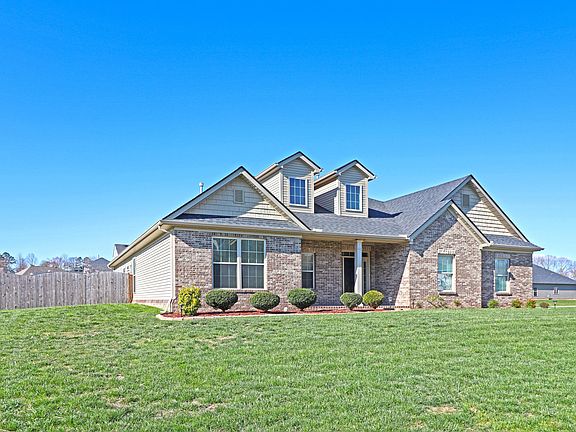 3rd image of 191 Holly Leaf Ln