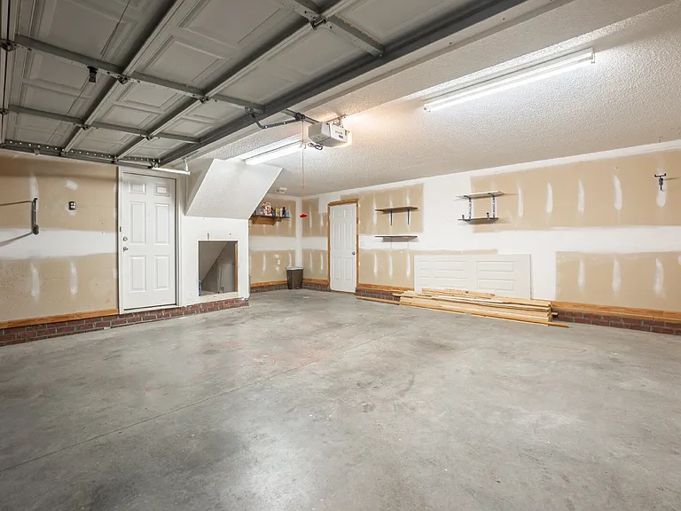 2715 Amidala Ln — Photo 32