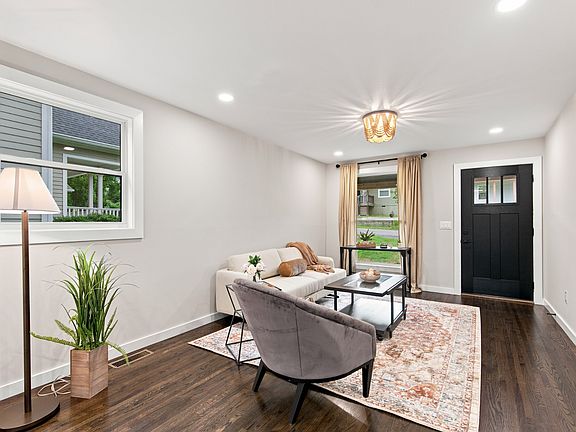4th image of 5820 Leslie Ave