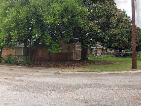 2nd image of 3451 Broadview St