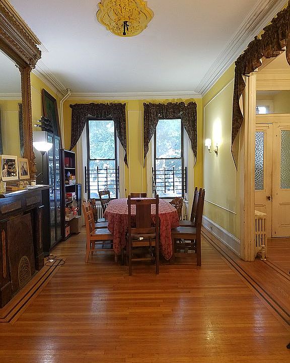 Parlor East (1st Floor)