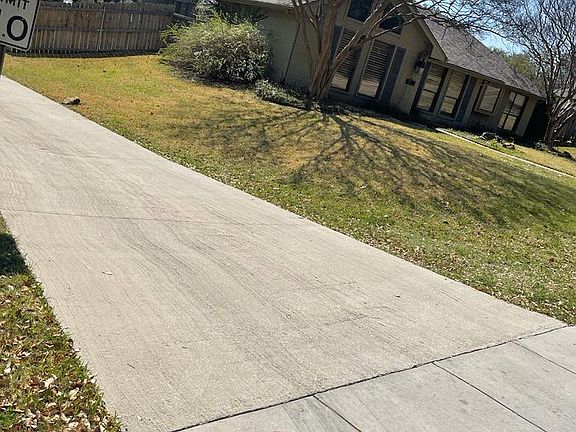 3rd image of 981 Tupelo Dr