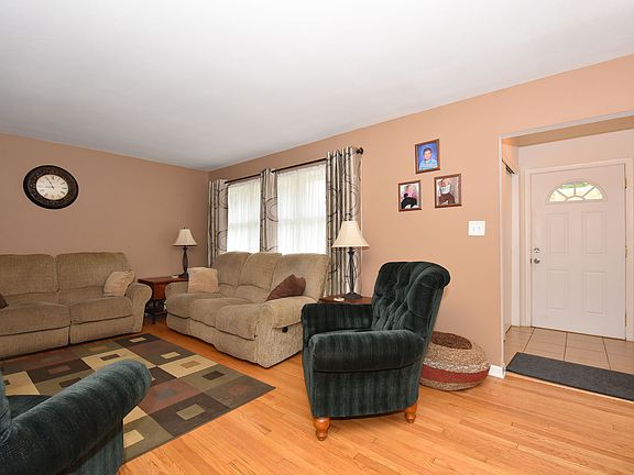 5th image of 8426 N 51st St