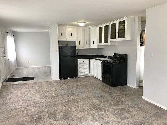 3rd image of 9524 Meadowlark Dr