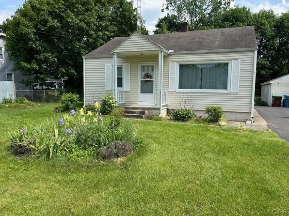 109 Bartlett St, Clinton, MI 49236