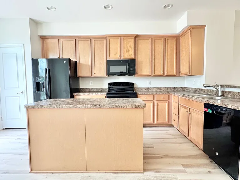 127 Streamview Dr — Photo 13