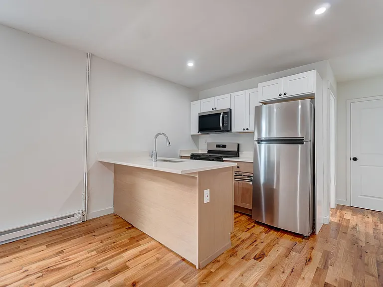 522 Elm St — Photo 4