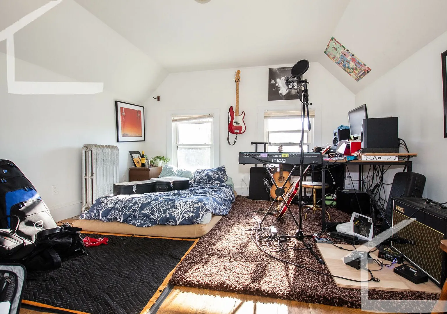 Gas, Heat, Hot Water Included, Laundry in the Building, Parking for Rent, Eat-in Kitchen — Photo 4