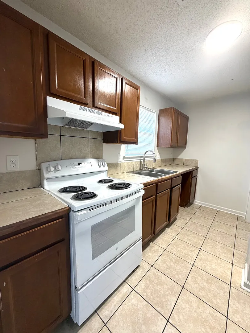 500 Berlin St - Unit B — Photo 3