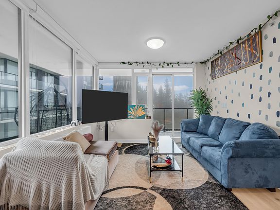 5th image of 8725 University Cres #702