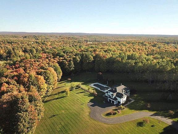3rd image of 660 May Rd
