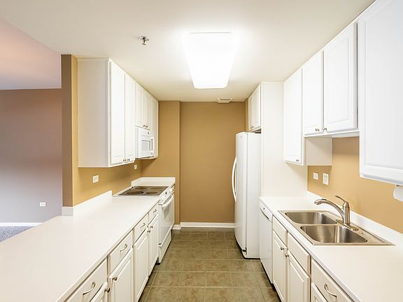 5th image of 77 S Evergreen Ave Unit 306