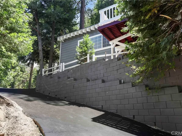23715 Scenic Dr, Crestline, CA 92325