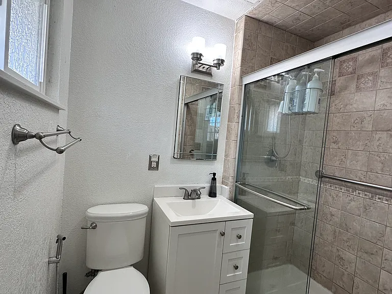 41646 Sherwood St — Photo 11