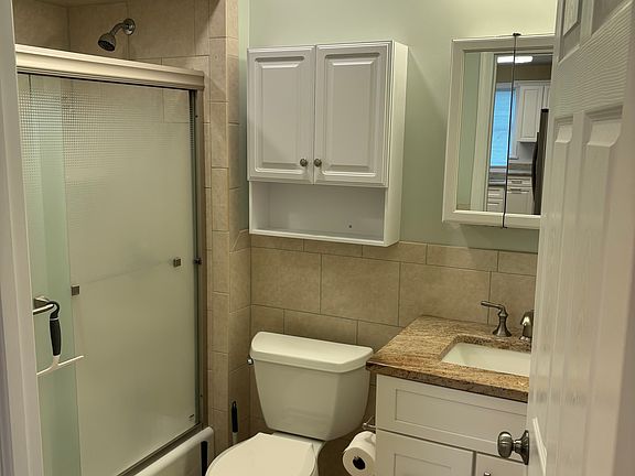 4th image of 398 Franklin Ave #1