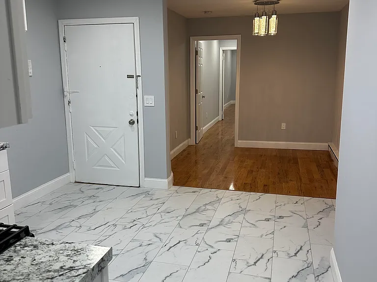 182 Griffith St — Photo 4