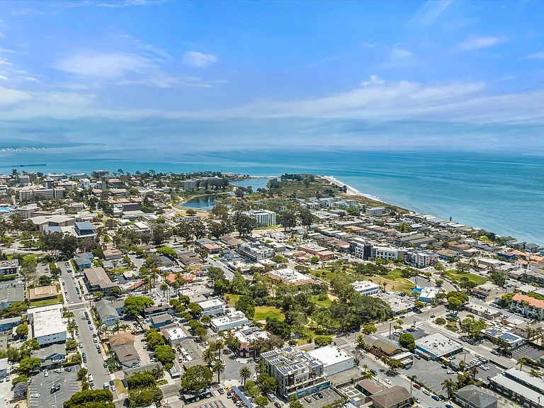 Renovated Apartments in Isla Vista — Photo 15