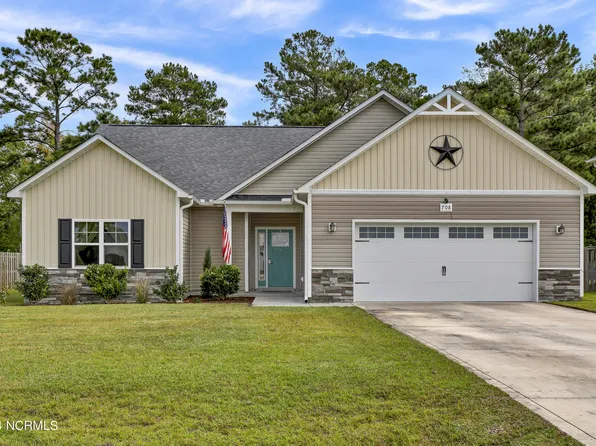 708 Crystal Cove Court, Sneads Ferry, NC 28460