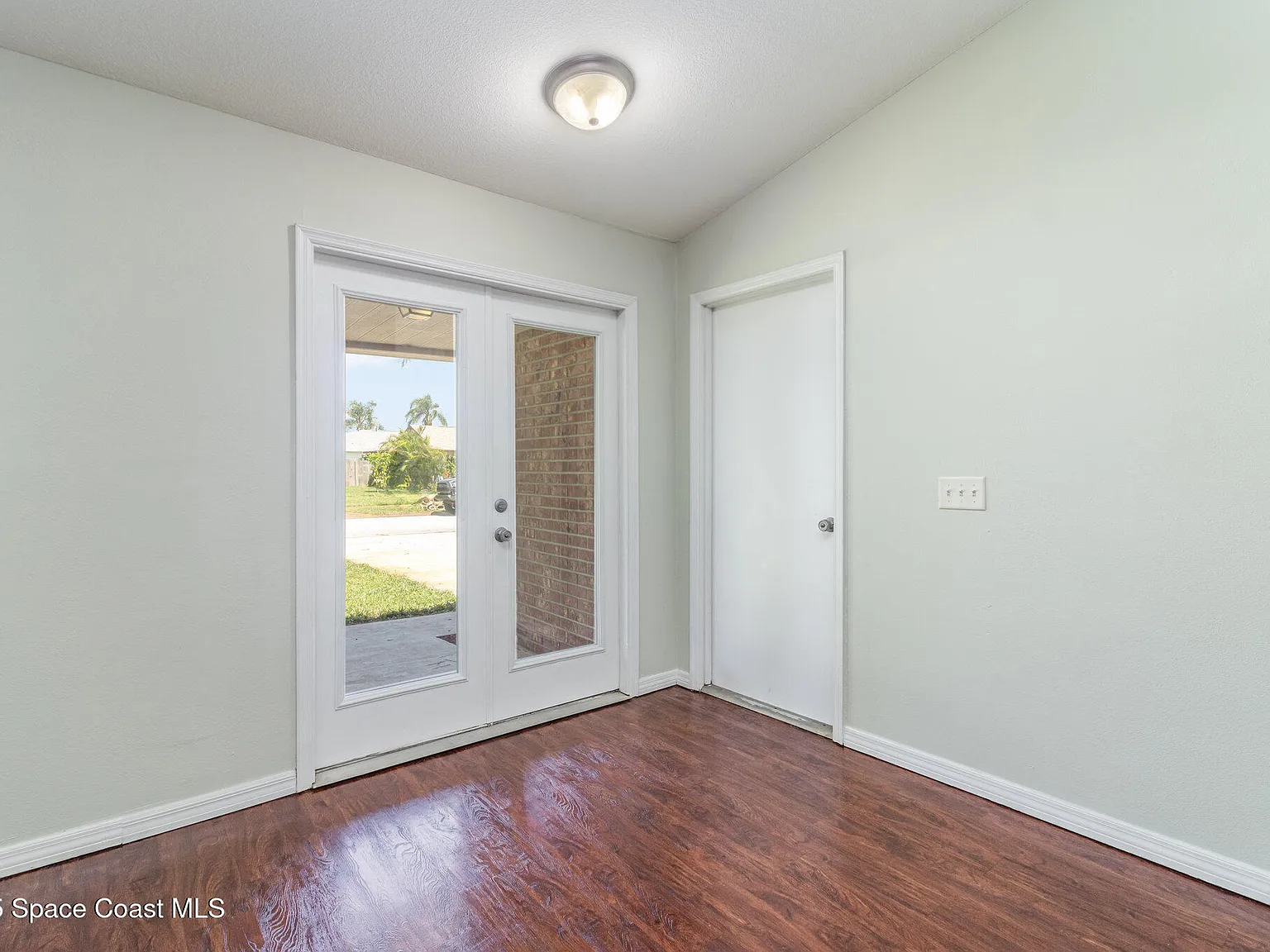 4 bed, 2.0 bath, 1798 sqft, $2,400 — Photo 4