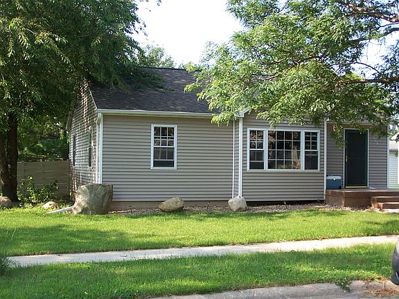 2nd image of 318 I Ave