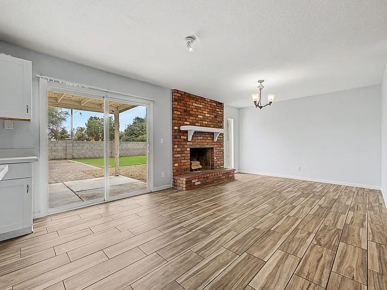 5439 W Becker Ln — Photo 17